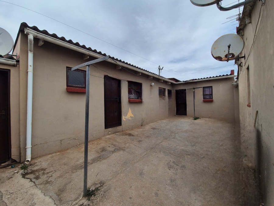 2 Bedroom Property for Sale in Zwide Eastern Cape
